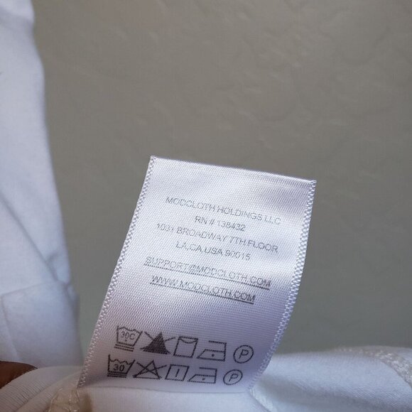 Modcloth Organic Cotton Sleeveless V-Neck Top Lace Detail White Size Women's 2X - Picture 9 of 9